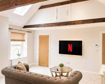 Stylish Apartment in Bourne Town Centre | Sleeps 4 - Bourne