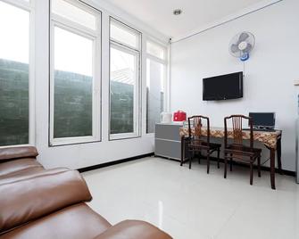 OYO 94580 Peaceful Residence - Semarang
