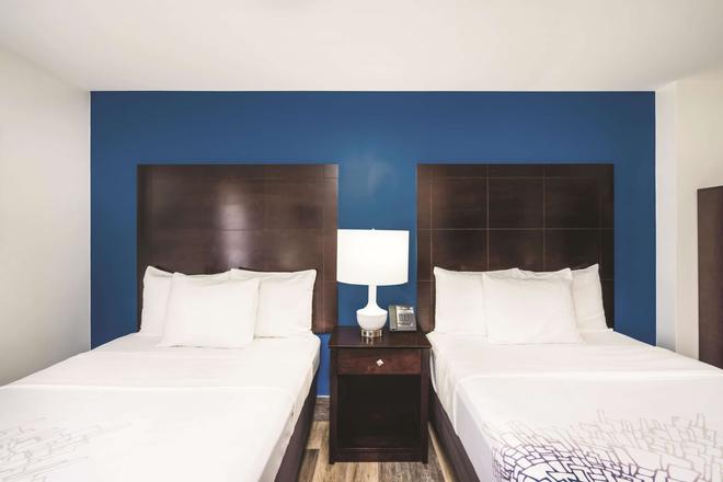 La Quinta Inn Suites By Wyndham Brooklyn Downtown Aed 371 A E D