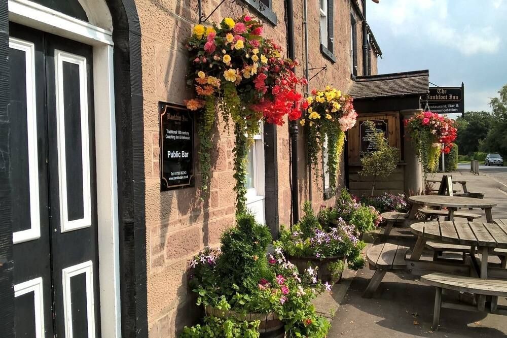 The Bankfoot Inn - Perth