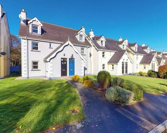 Aughrim Holiday Village - Aughrim - Building