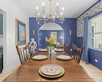 Charming 4-bedroom house in historic downtown Brooksville - Brooksville - Essbereich