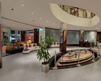 Signature Hotel Apartments and Spa - Dubai - Lobby