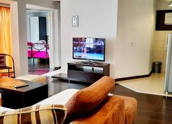 Aloha Luxury Apartments - Skopje - Sala de estar