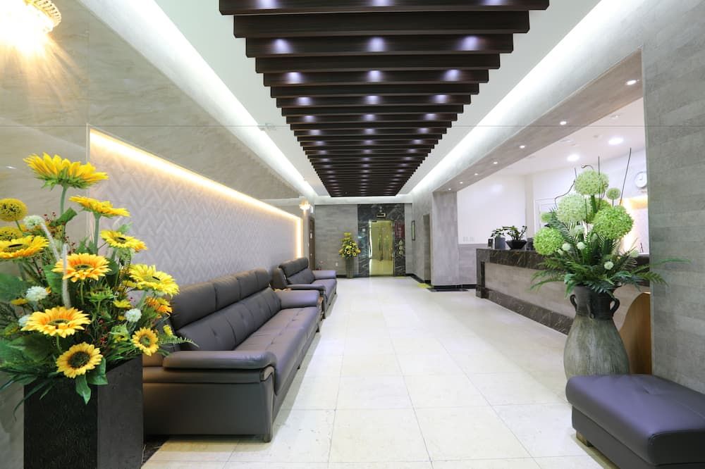 فندق إمباير توريست