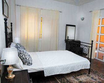 Two-Bedroom Apartment in Kololi, 5 Minutes away from Senegambia Beaches - Banjul - Yatak Odası