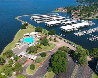 Vacation Condo Next To The Marina And Two Parks. - Montgomery - Budova