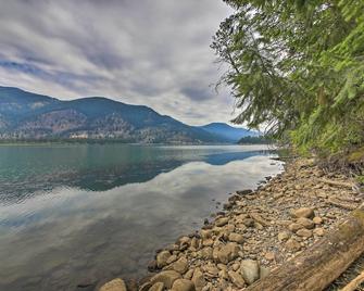 Woodsy Riverfront Retreat in Trout Creek Montana! - Trout Creek - Habitación