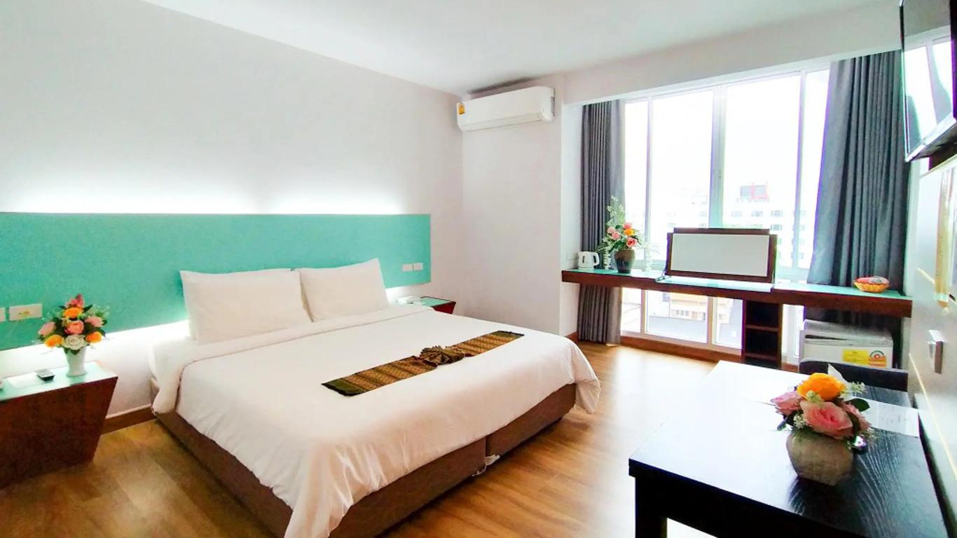 Mayflower Grande Hotel