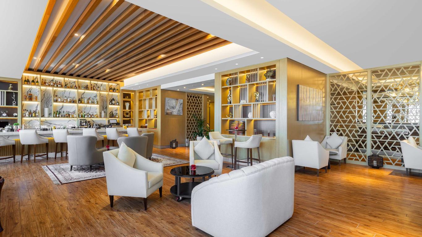 V Hotel Dubai, Curio Collection by Hilton