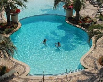 Luxury 2 bedroom Waterfront Condo MI 7th Floor - Myrtle Beach - Pool