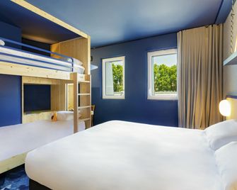 greet hotel Salon de Provence - Salon-de-Provence - Makuuhuone