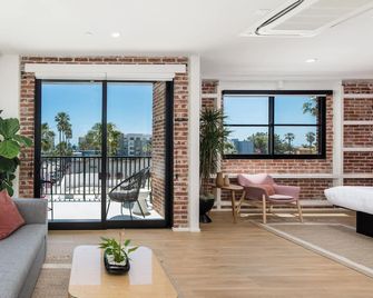 The Brick Hotel - Oceanside