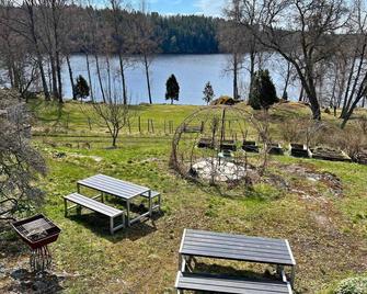 3 Person Holiday Home in Molnbo - Hölö - Patio