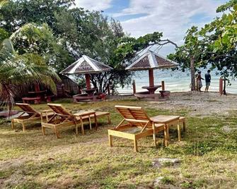 D's Oceanview Beach Resort - Siquijor - Patio