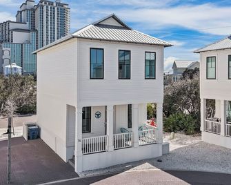 Ben's Beach Bungalow: A Pet-friendly, Designer Cottage Steps from the Beach - Orange Beach - Building