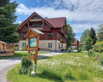 Renovated Mountain Retreat Stay - Pruggern - Building