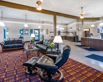 Super 8 by Wyndham Casper West by the River - Casper - Lobby