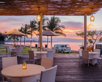 Lovina Beach Club and Resort - Buleleng - Restaurante
