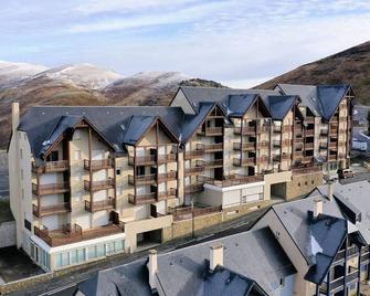 Grand appartement 12 pers. à Peyragudes avec balcon - FR-1-695-8 - Germ - Building