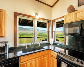 Rachael's Place | Mountain Views, Adventure Base - Dayton - Kitchen