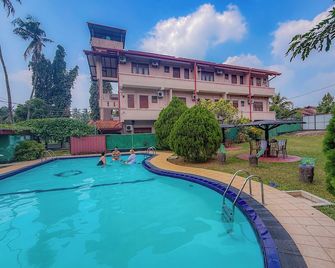 Airport Green View Resort - Negombo - Pool