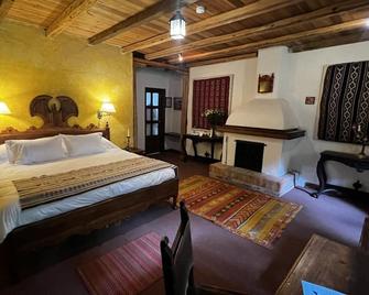 Hacienda Cusin - Otavalo - Bedroom