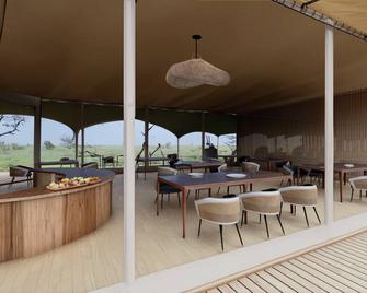 Luxury Superior Tent inside Serengeti National Park - Serengeti - Bar