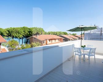 Homiday - Residence Bordopineta - Pineto - Балкон