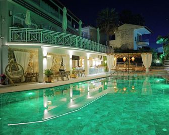Hotel Tropical - Chaniotis - Piscina