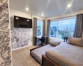 New Build, Cozy Capitol Hill Townhome w/EV Charge - Salt Lake City