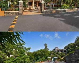 Crystal County Resort - Lonavala - Havuz