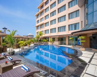 Hotel Ciputra Semarang - Semarang - Pool