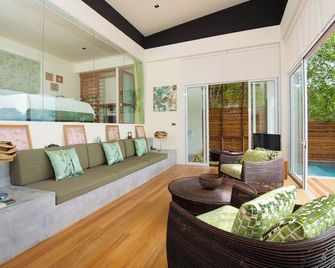 Overthemoon Luxury Pool Villas - Ko Tao - Living room