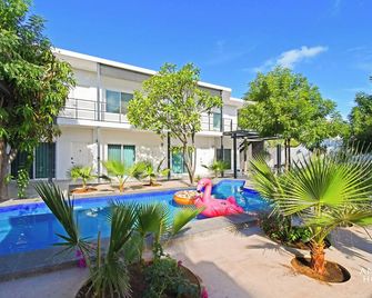 Downtown Rooms Pool & Bbq Near Hotspots - La Paz - Pool
