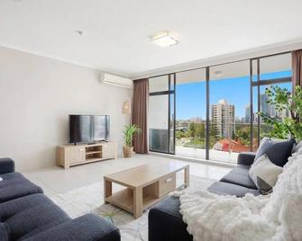 Thornton Tower 9 - Surfers Paradise - Olohuone