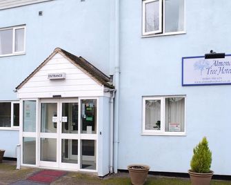 Almond Tree Hotel - Bicester - Building