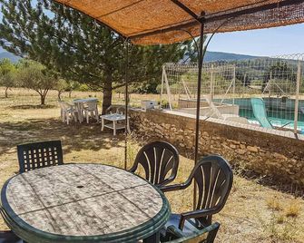 Lovely Home In Malaucène With Kitchen - Malaucène - Balcony