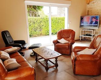 Holiday House For 6 People - Jau-Dignac-et-Loirac - Sala de estar