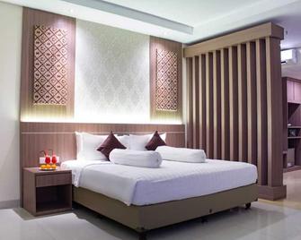 Nevada Ketapang Hotel - Ketapang - Habitación