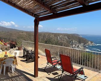 Ocean Front House, Amazing Views, Infinity Pool, Relaxation - Puerto Angel - Balcón