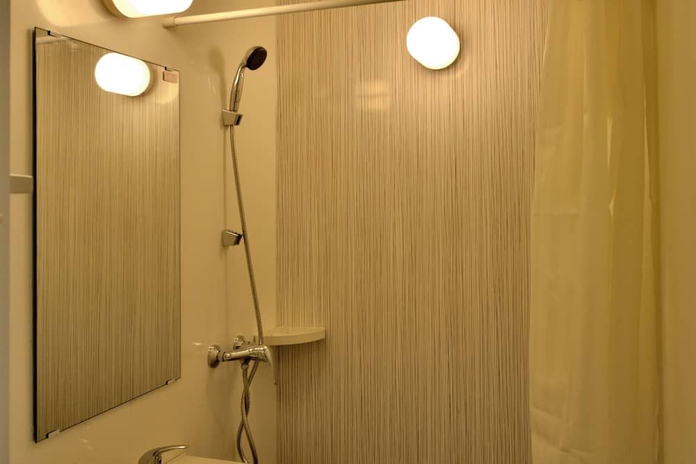 Zodiak Mt Haryono By Kagum Hotels - Yakarta - Baño