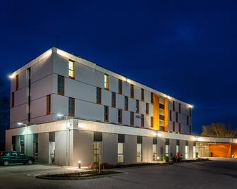 Best Western PLUS Lakeside Hotel - Székesfehérvár - Building