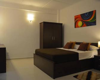 Panoramic Holiday Apartment - Luxury Studio | Nuwara Eliya - Nuwara Eliya - Bedroom
