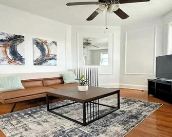 Great Value Unit in Union-A12 - Schenectady - Living room