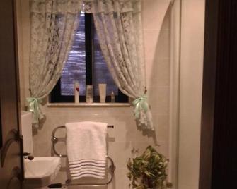 Merzuq House - Deluxe Double Room With Shower - Birżebbuġa - Bathroom
