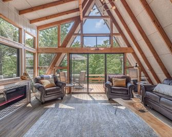 The Honey Bee Inn by Innsbrook Vacations! - Wright City - Salon