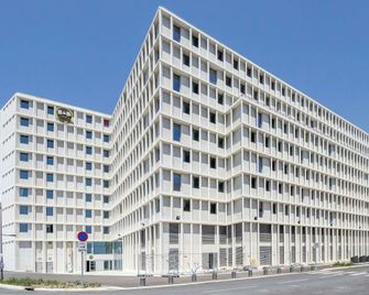 B&B HOTEL Marseille Les Ports - Marseille - Building