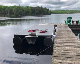 Explore an Off-Grid Waterfront Yurt Getaway on 11 Private Acres! - Huntsville
