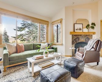 Sierra by Avantstay Ski In/ Ski Out! Near Truckee w/ Access to Northstar Resort Community - Truckee - Salon